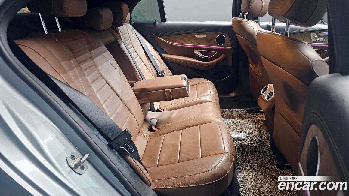 Mercedes-Benz E-Class 2021