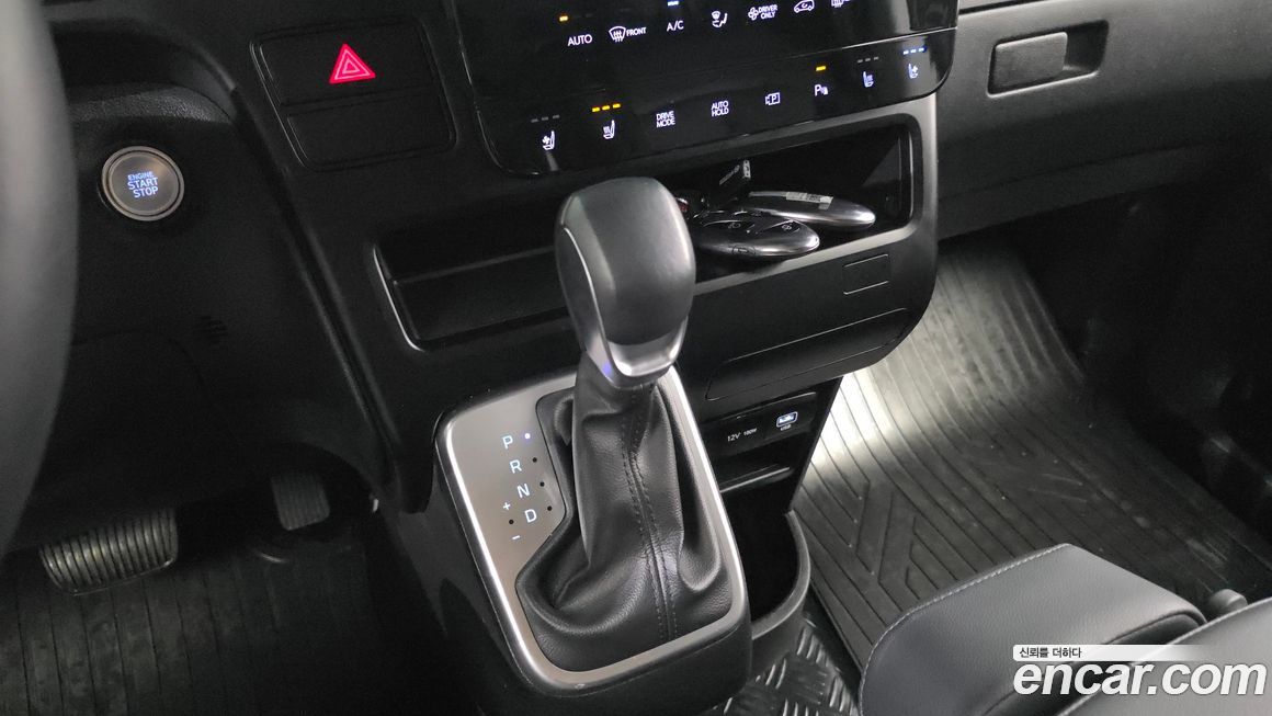 Hyundai Staria 2025