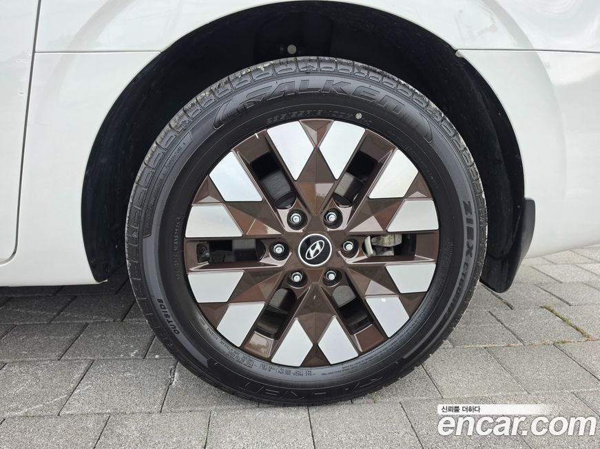 Hyundai Staria 2022