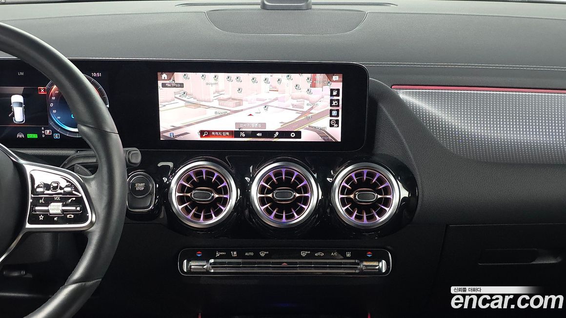 Mercedes-Benz EQA 2021