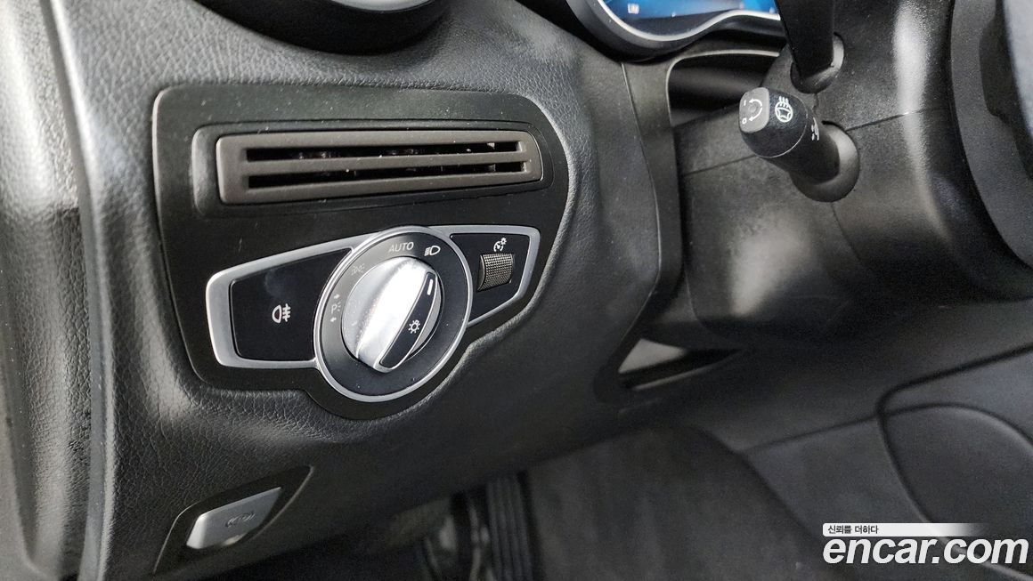 Mercedes-Benz GLC-Class 2021