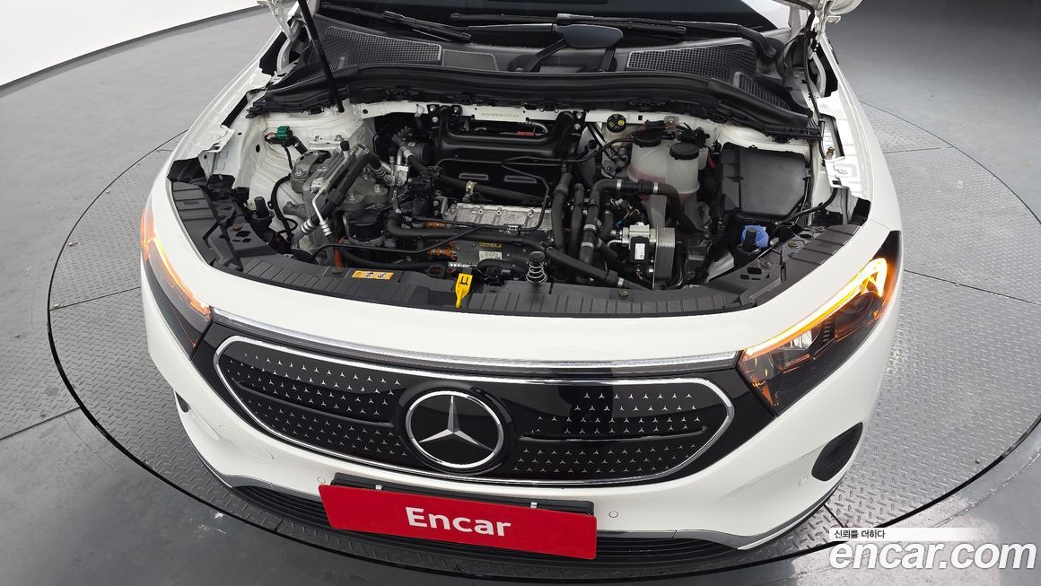 Mercedes-Benz EQA 2021