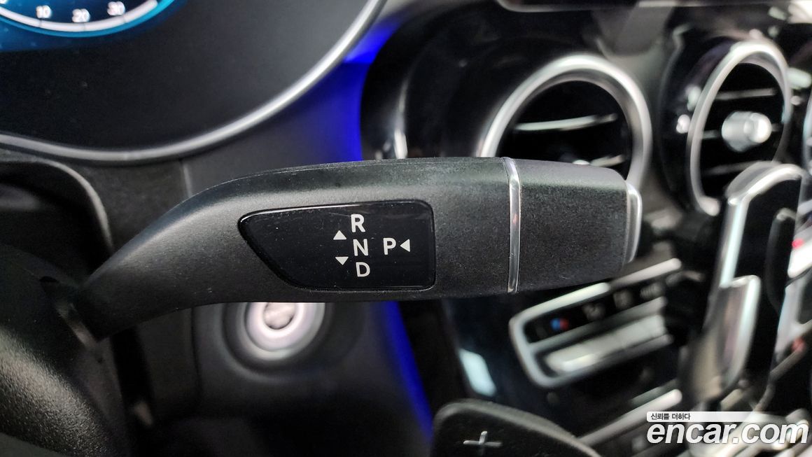 Mercedes-Benz GLC-Class 2021