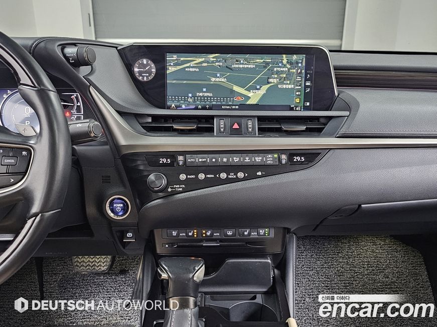Lexus ES 2019