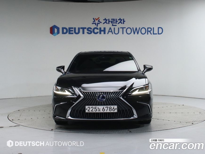 Lexus ES 2019
