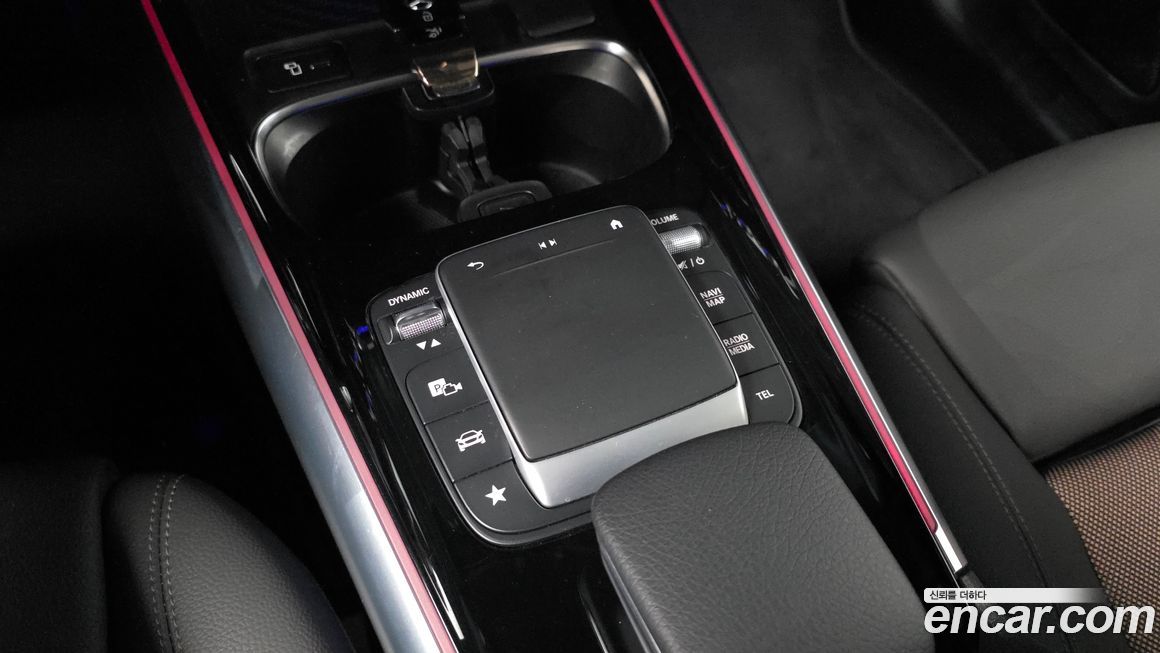 Mercedes-Benz EQA 2021