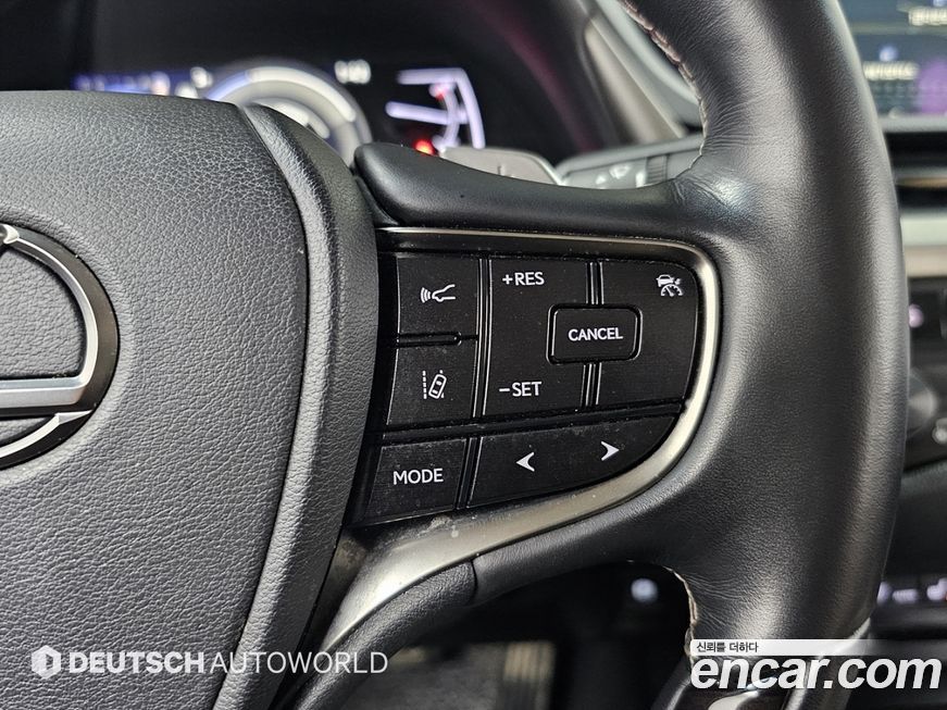 Lexus ES 2019
