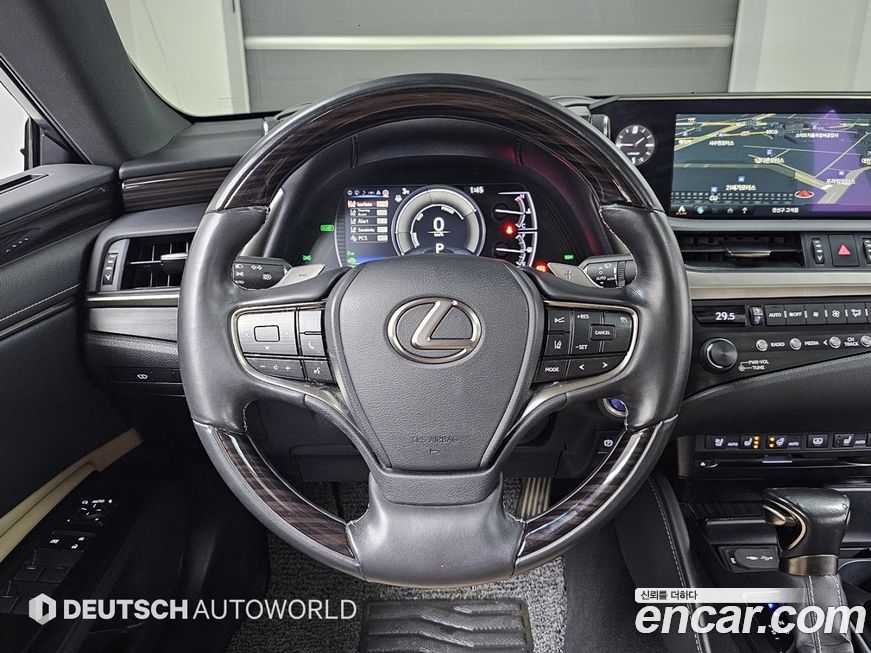 Lexus ES 2019