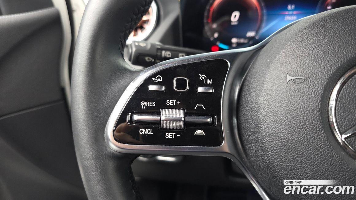 Mercedes-Benz EQA 2021