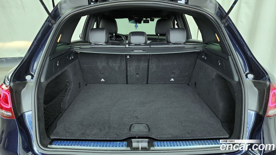 Mercedes-Benz GLC-Class 2021