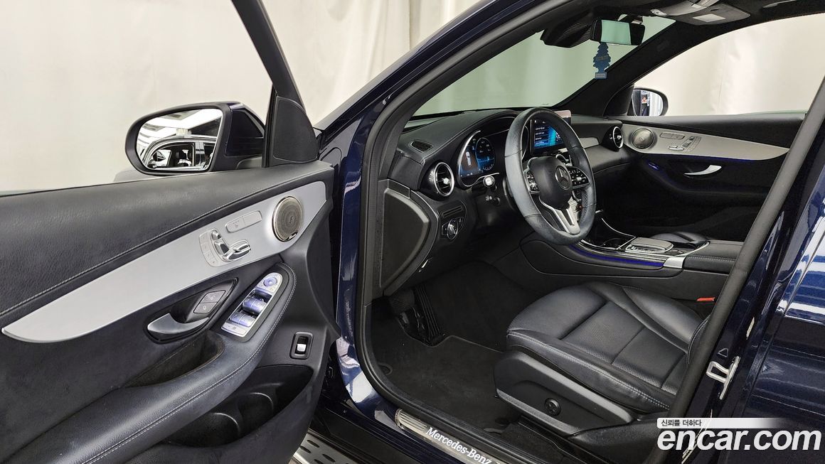 Mercedes-Benz GLC-Class 2021