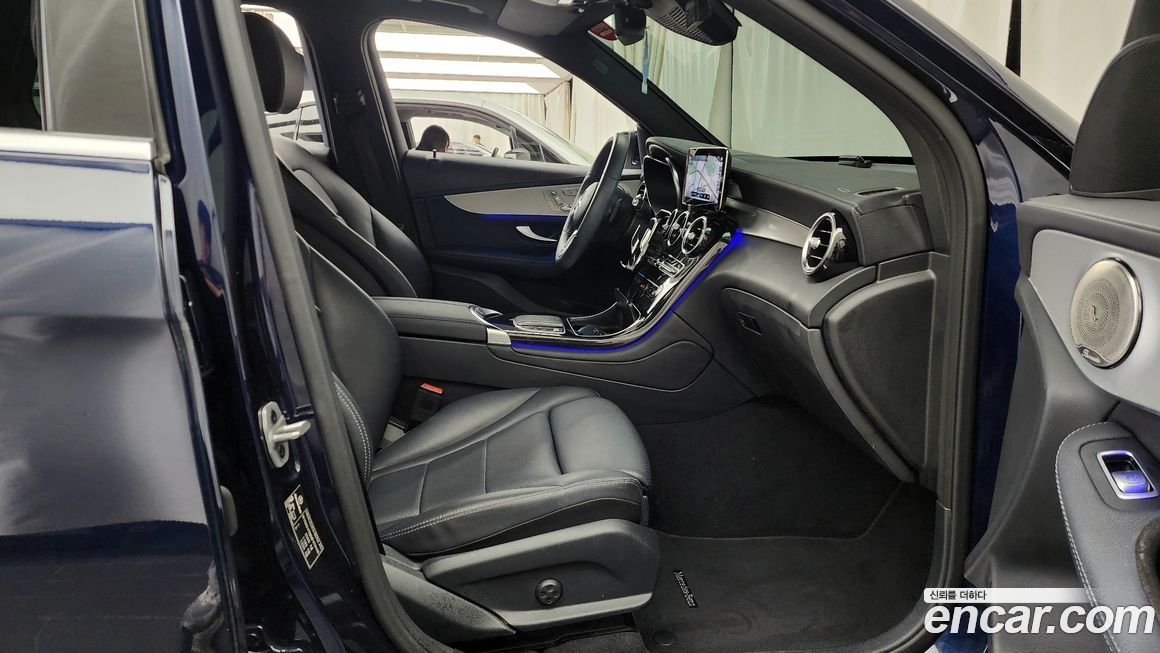 Mercedes-Benz GLC-Class 2021