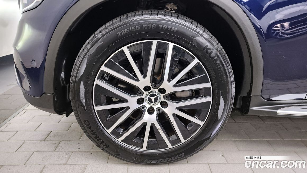 Mercedes-Benz GLC-Class 2021