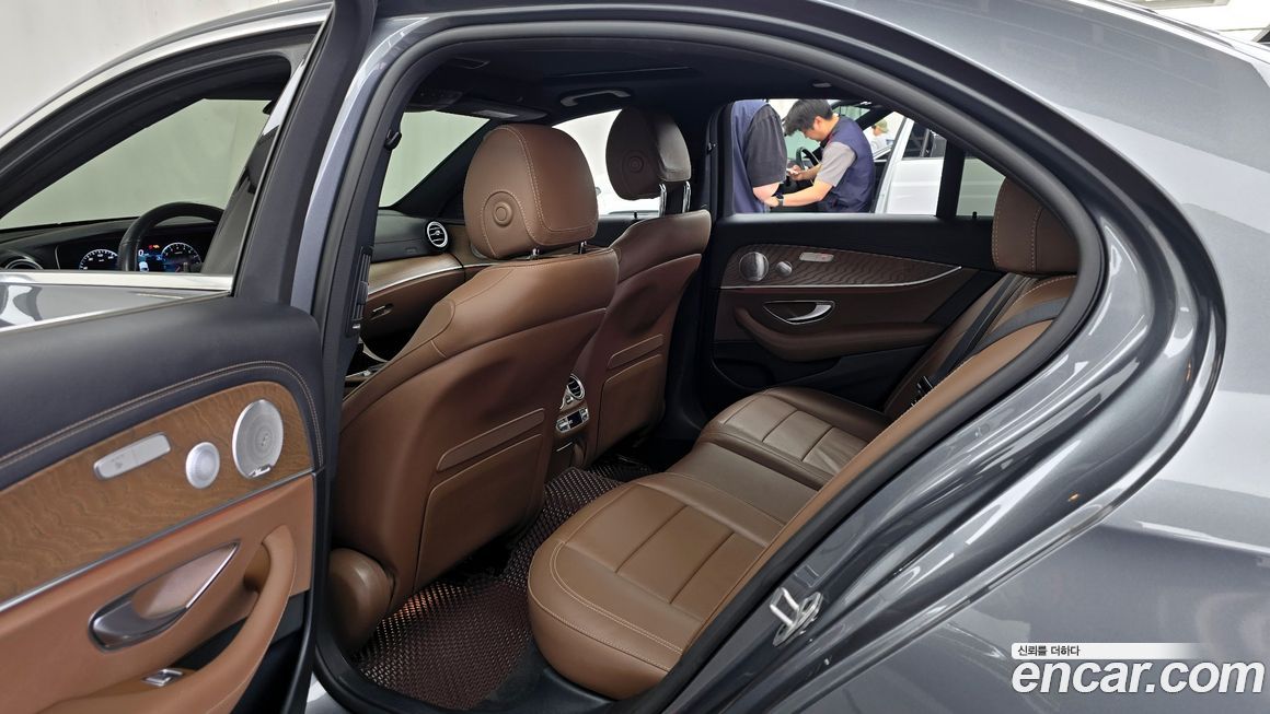 Mercedes-Benz E-Class 2021