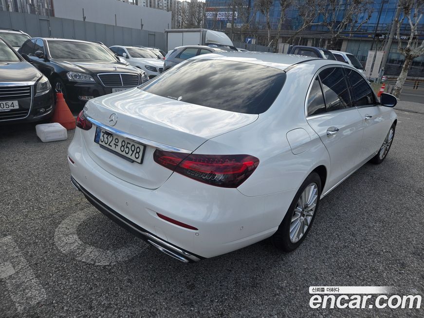 Mercedes-Benz E-Class 2021