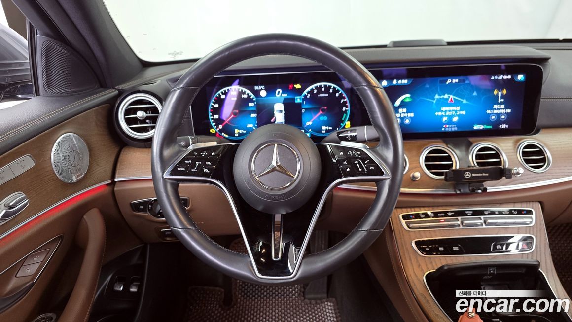 Mercedes-Benz E-Class 2021