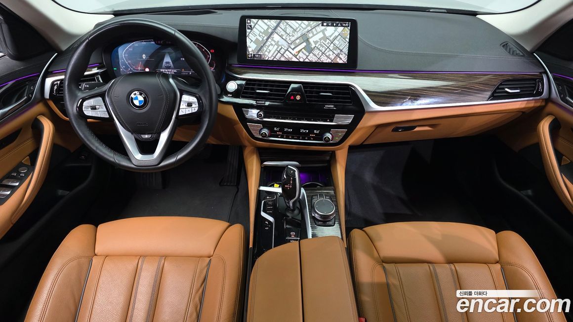 BMW 5-Series 2023