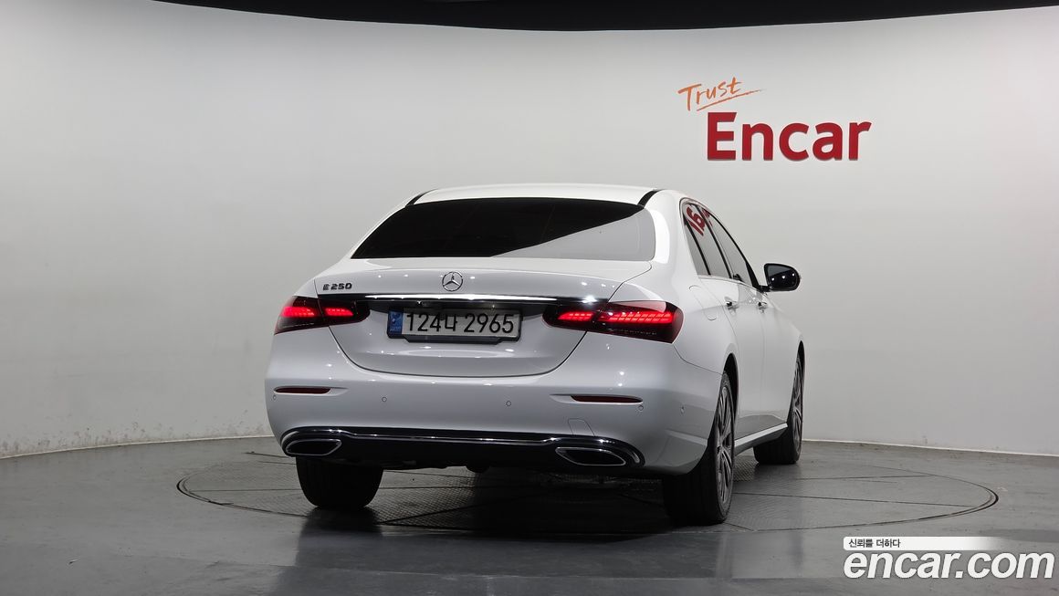 Mercedes-Benz E-Class 2021