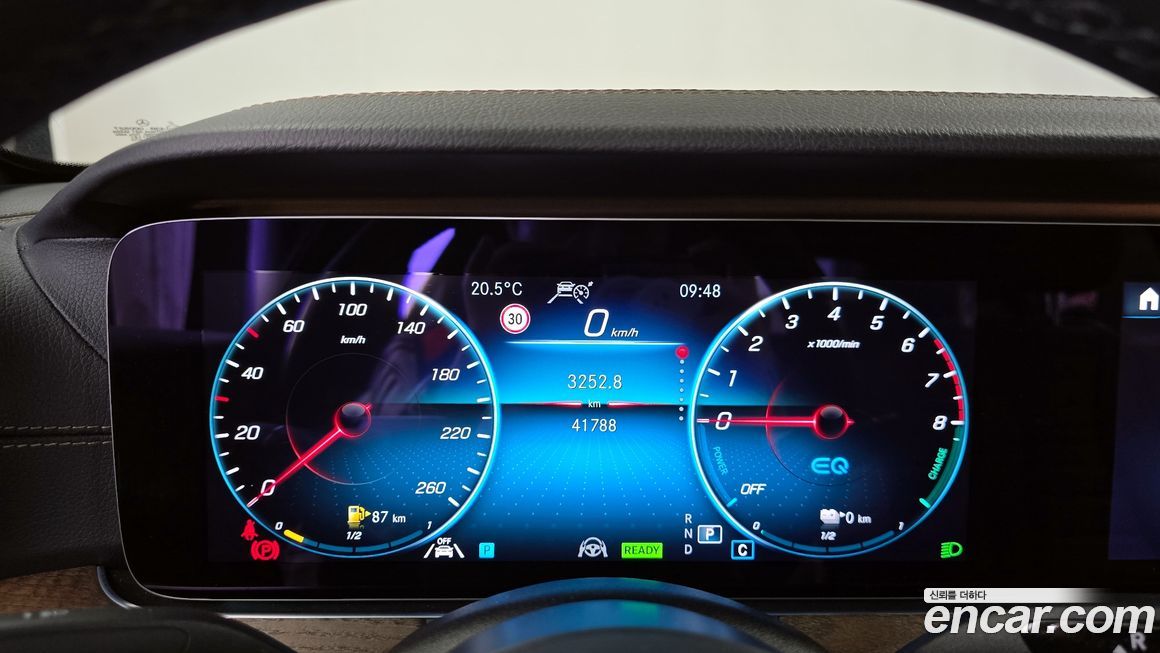 Mercedes-Benz E-Class 2021