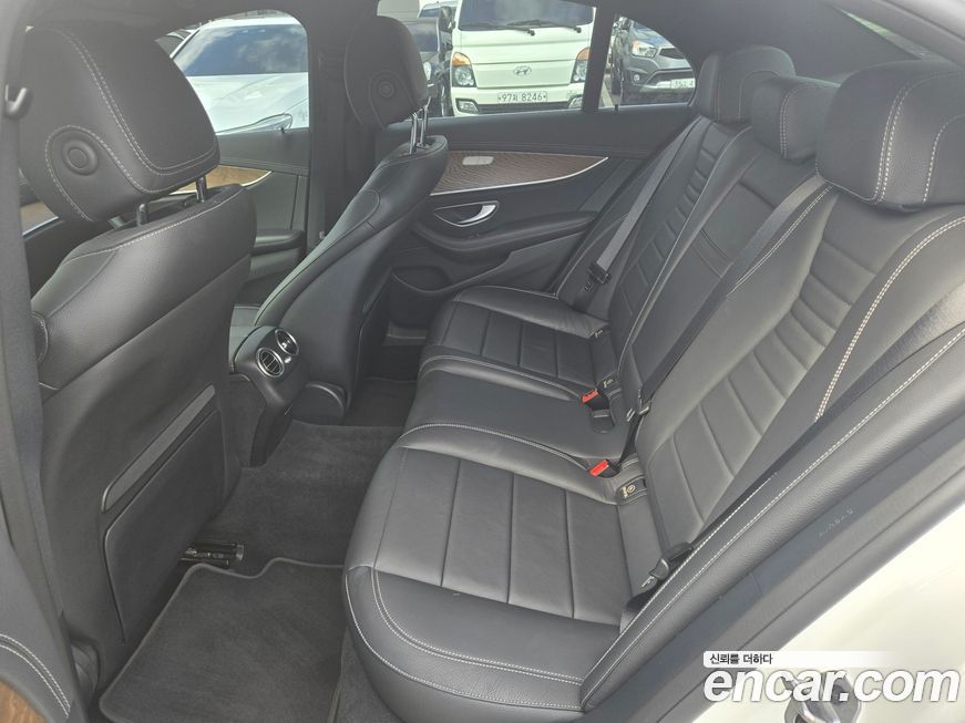 Mercedes-Benz E-Class 2021