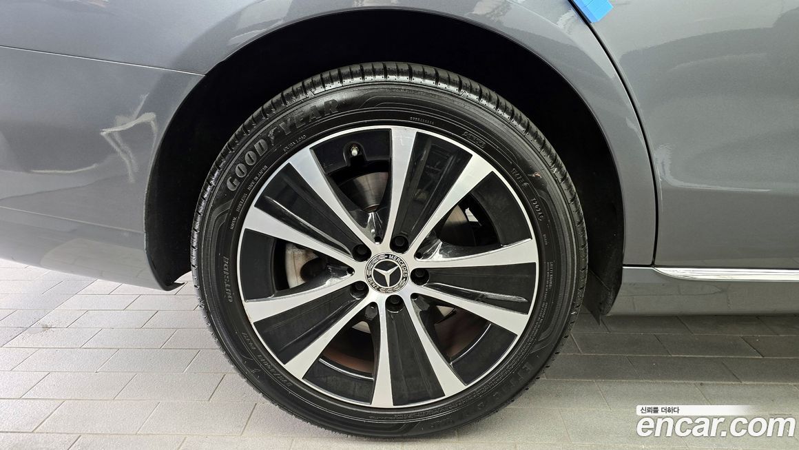 Mercedes-Benz E-Class 2021