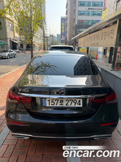 Mercedes-Benz E-Class 2021