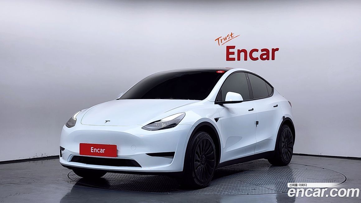 Tesla Model Y 2024