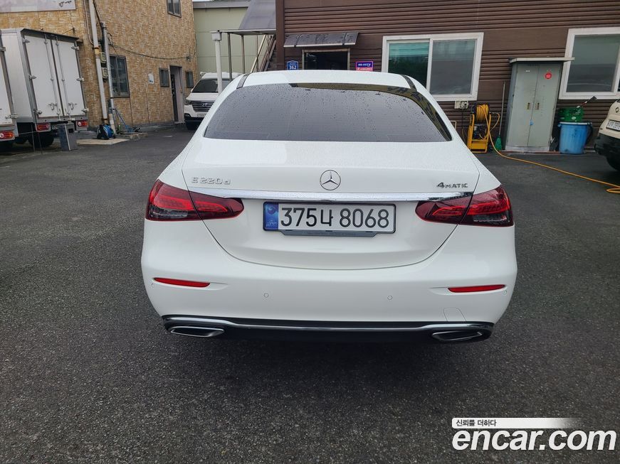 Mercedes-Benz E-Class 2021