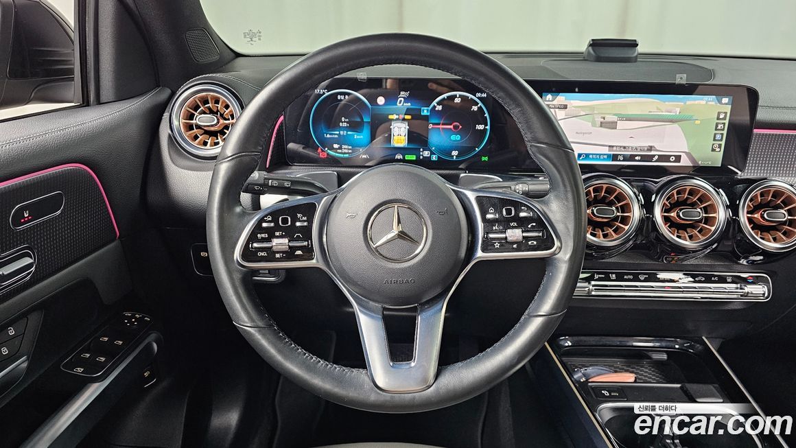 Mercedes-Benz EQB 2023