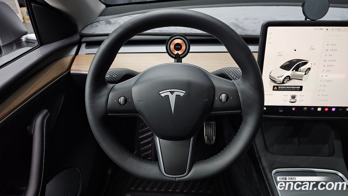 Tesla Model Y 2024