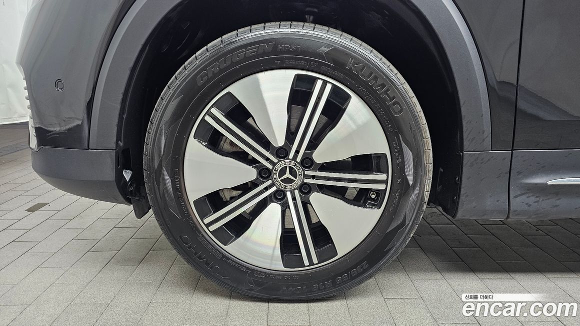 Mercedes-Benz EQB 2023