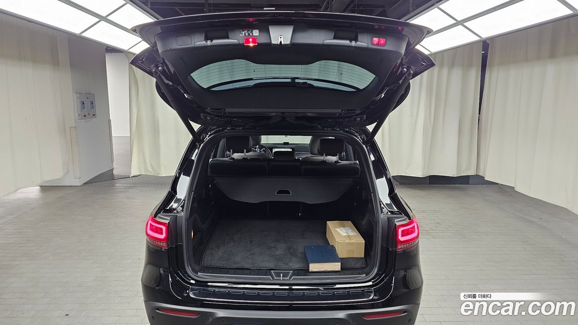 Mercedes-Benz EQB 2023