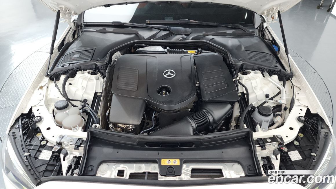 Mercedes-Benz C-Class 2023