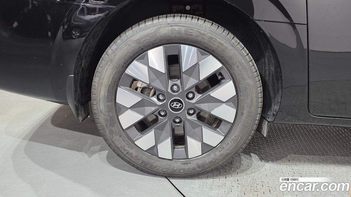 Hyundai Staria 2024
