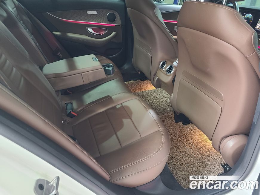 Mercedes-Benz E-Class 2021