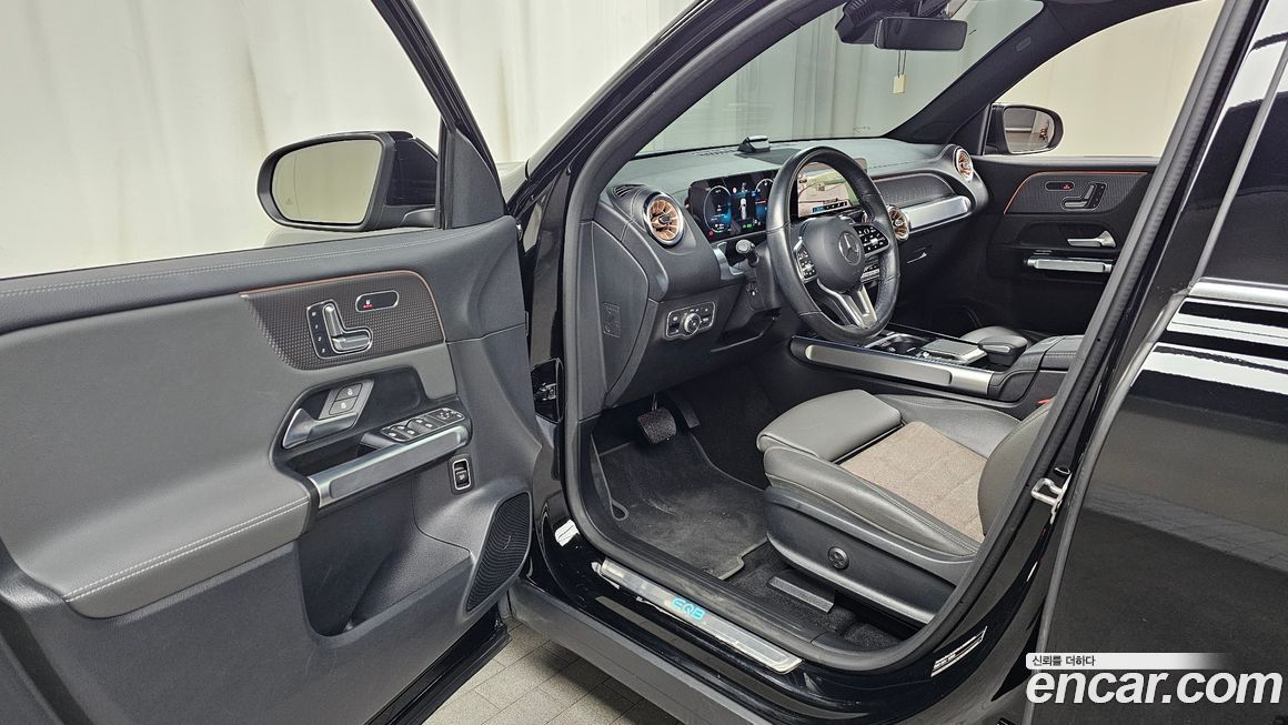 Mercedes-Benz EQB 2023