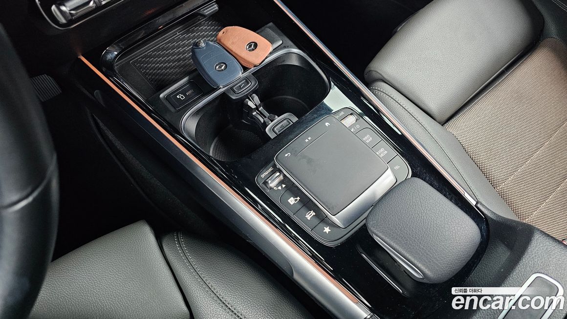 Mercedes-Benz EQB 2023