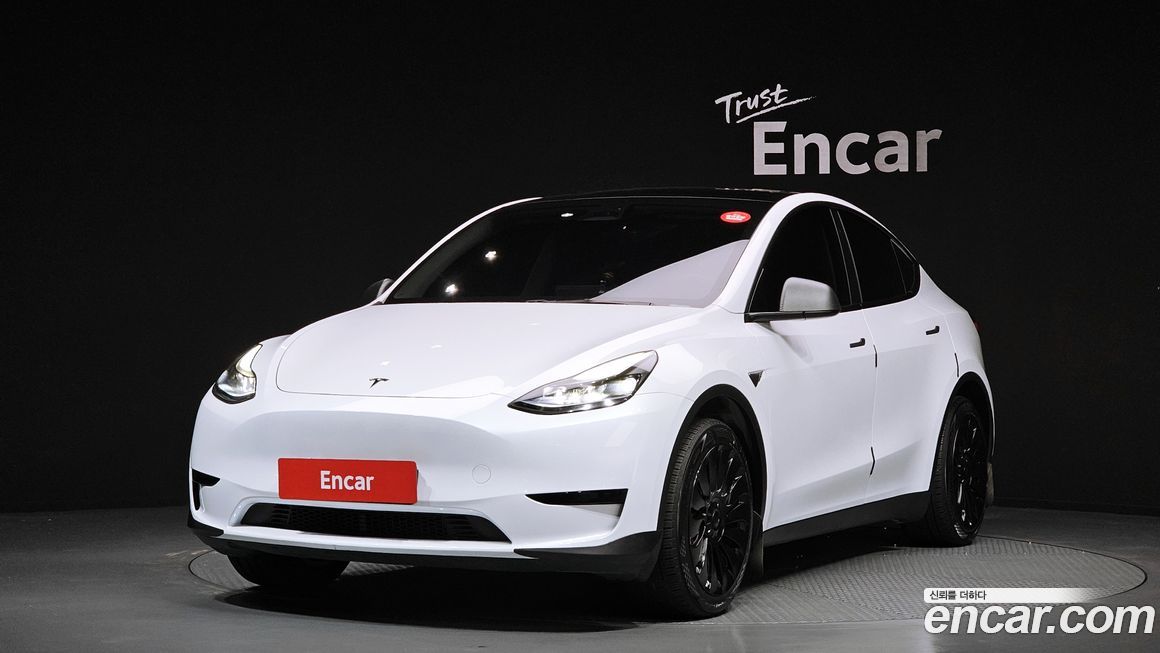 Tesla Model Y 2024