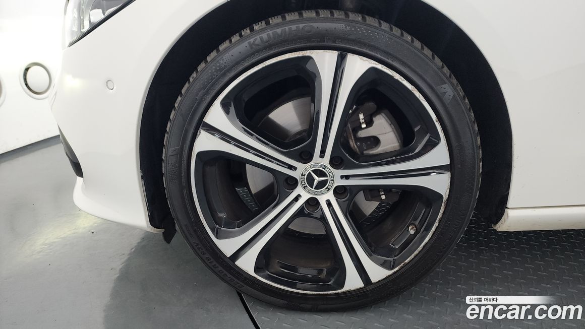 Mercedes-Benz C-Class 2023