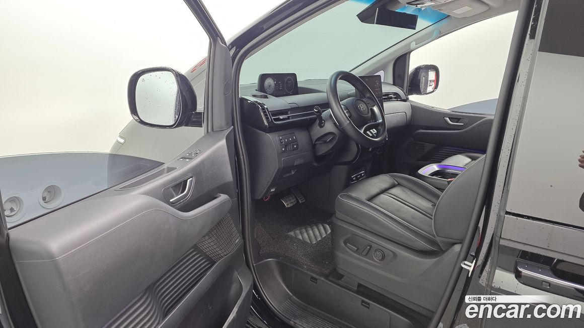 Hyundai Staria 2024
