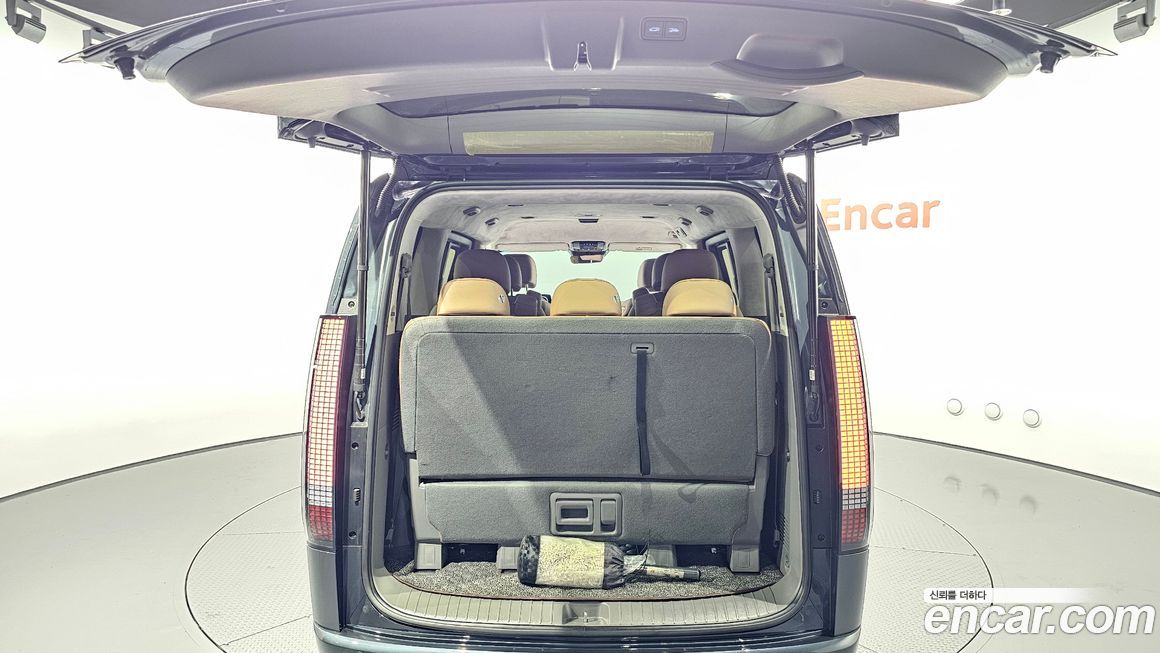 Hyundai Staria 2025