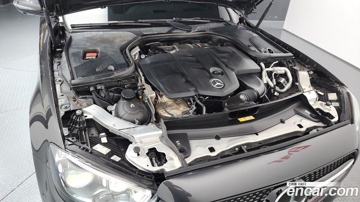 Mercedes-Benz E-Class 2021