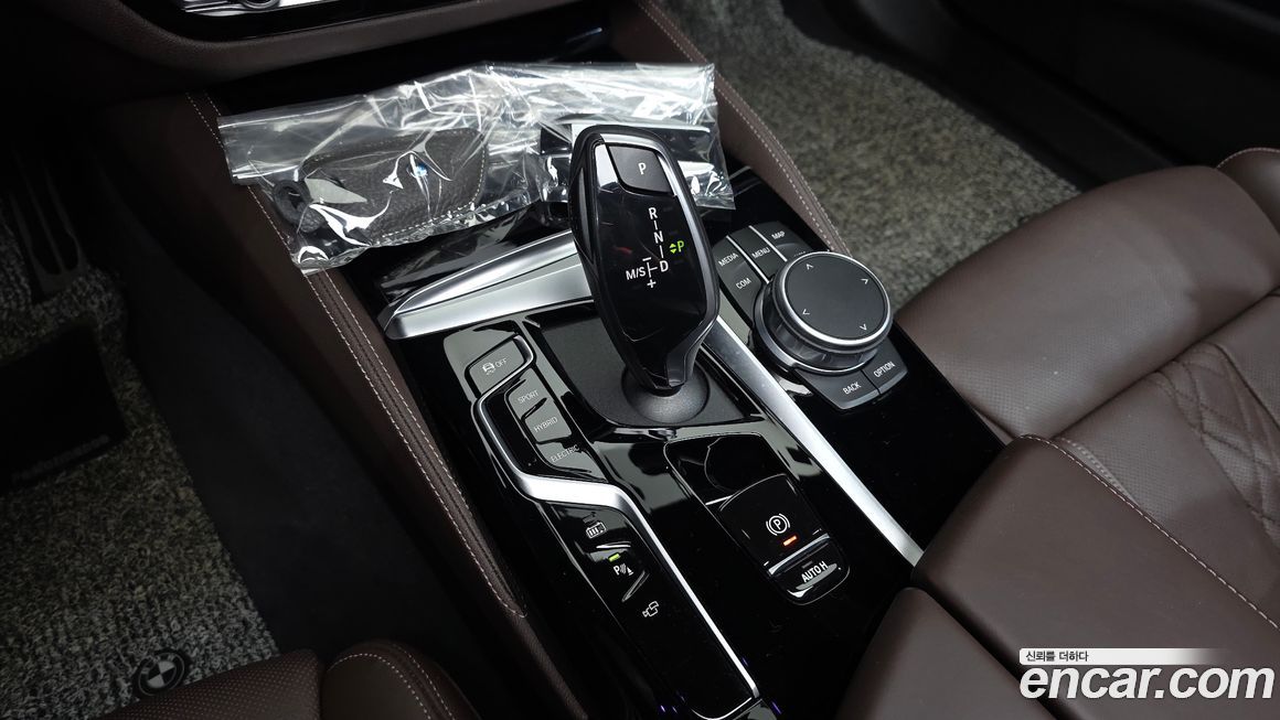 BMW 5-Series 2022