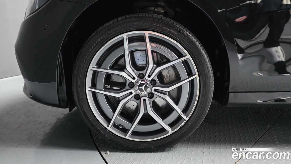 Mercedes-Benz E-Class 2022