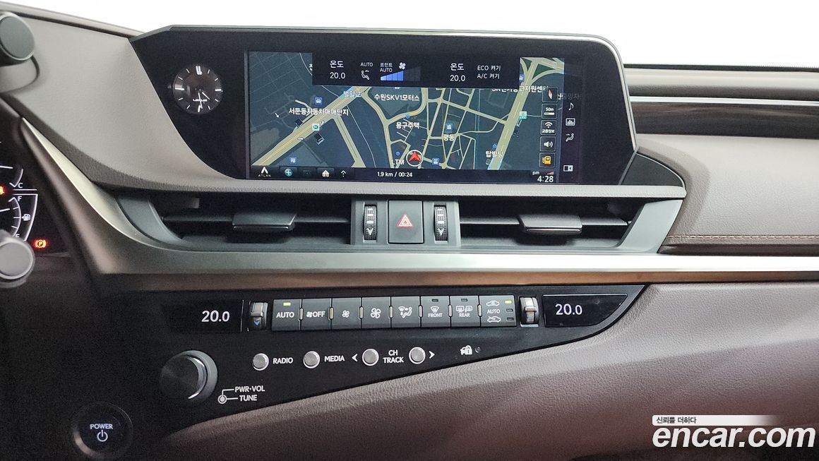 Lexus ES 2019