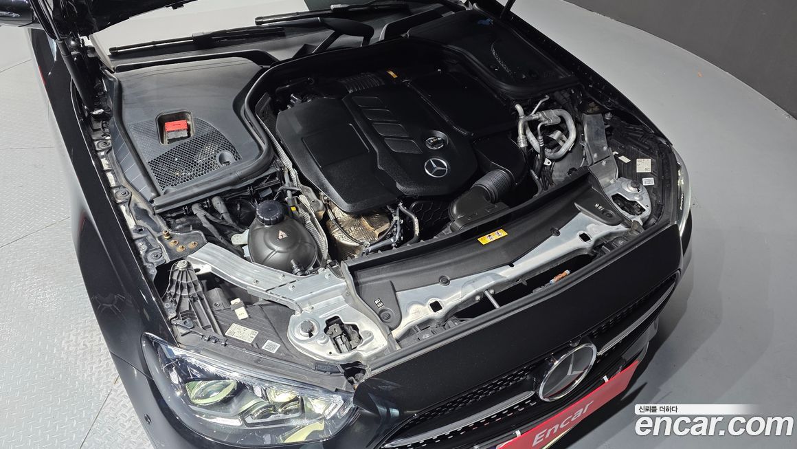 Mercedes-Benz E-Class 2022