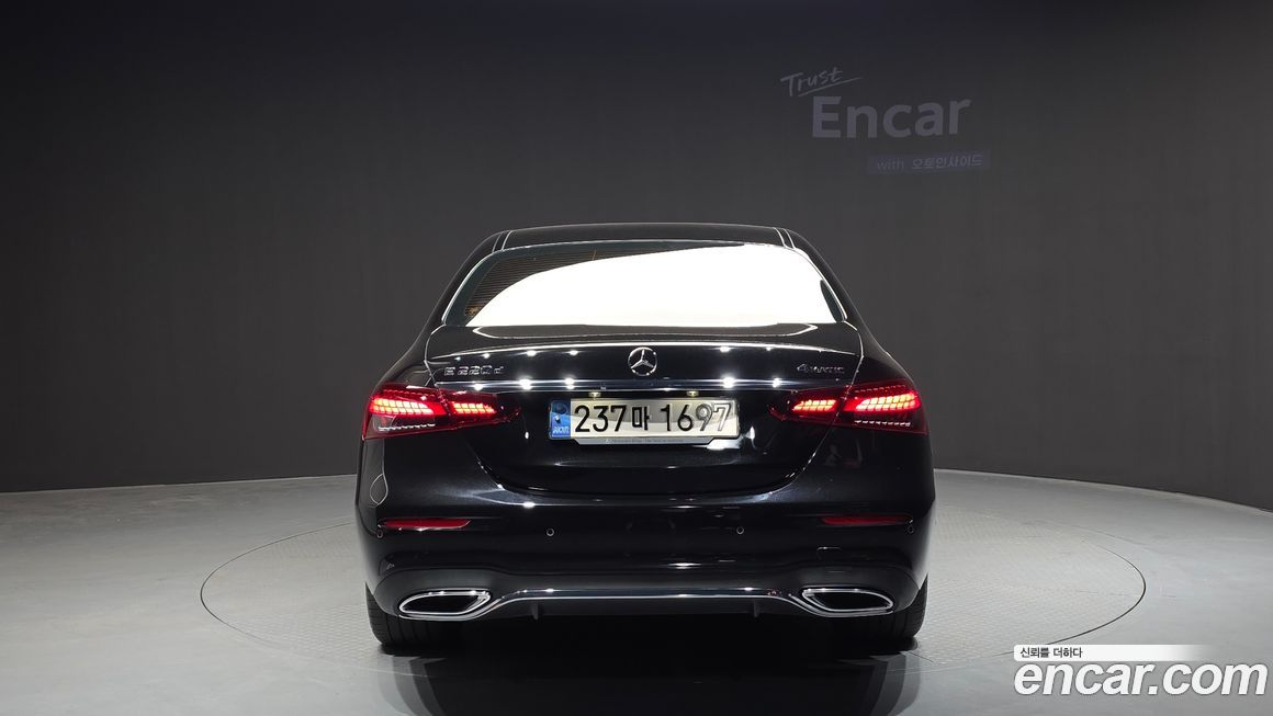 Mercedes-Benz E-Class 2022