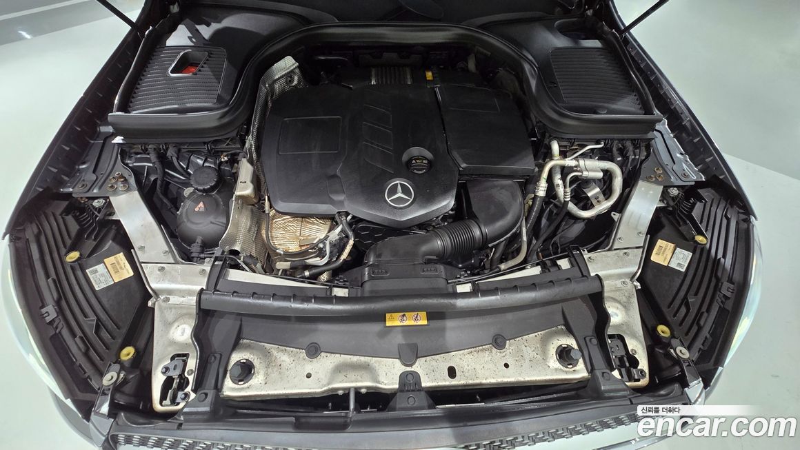 Mercedes-Benz GLC-Class 2021