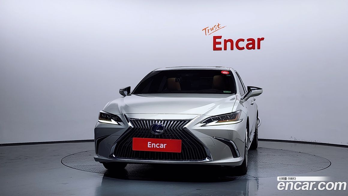 Lexus ES 2019