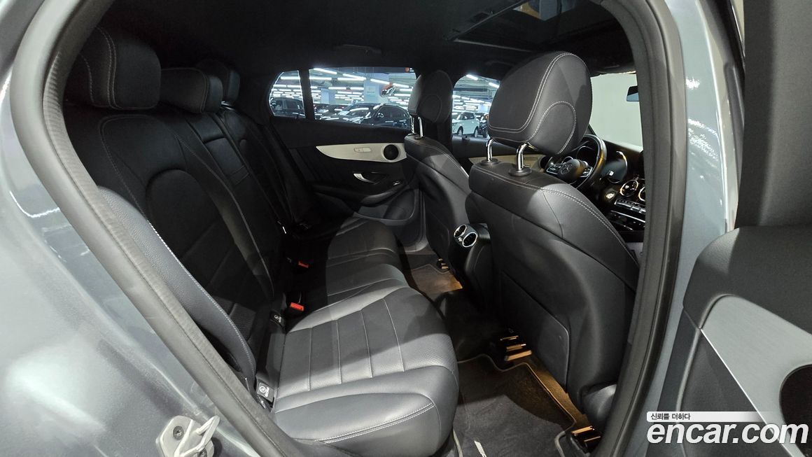 Mercedes-Benz GLC-Class 2021